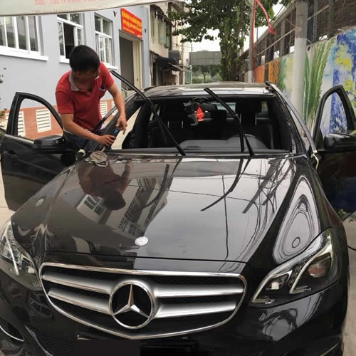 Thay kính xe hơi ô tô các loại : ford,toyota,kia,nissan...0911.317.233